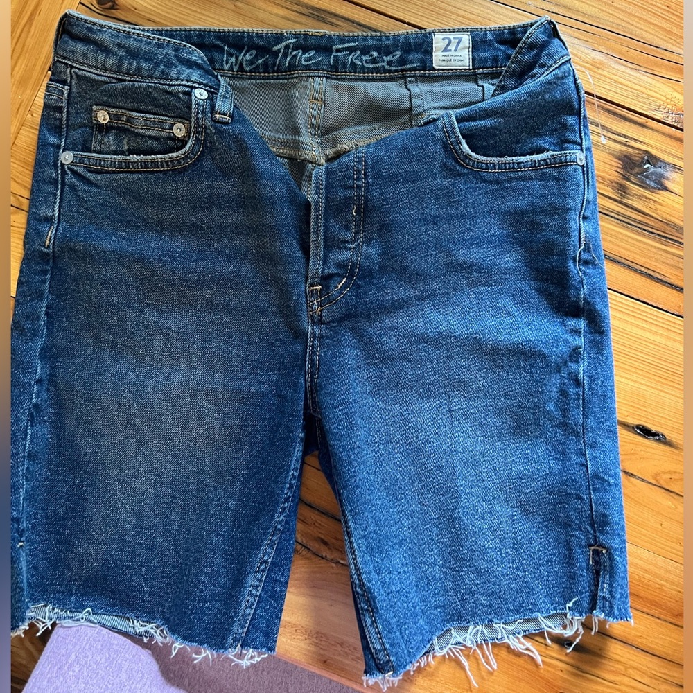 Free people size 27 Jean shorts